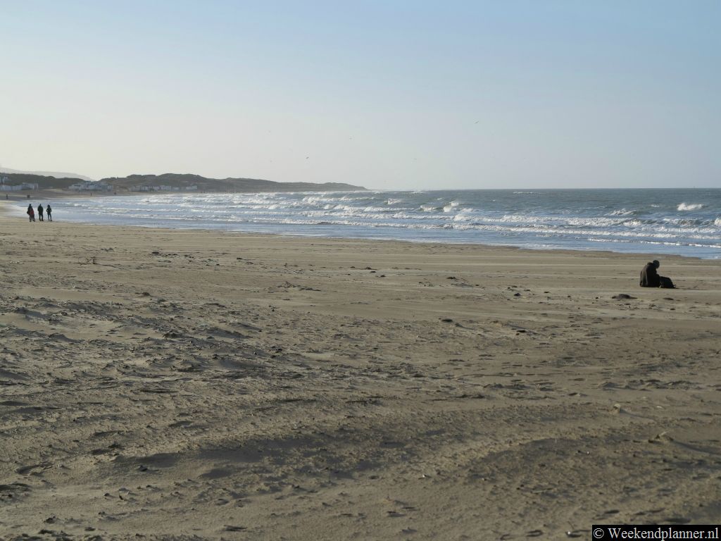 Naast de veerboten en de Kanaaltunnel komen er ook veel toeristen naar Calais voor het strand en voor de nabijgelegen witte klippen van Cap-Blanc Nez.Tip: De witte klippen van Cap Blanc Nez liggen vlakbij.